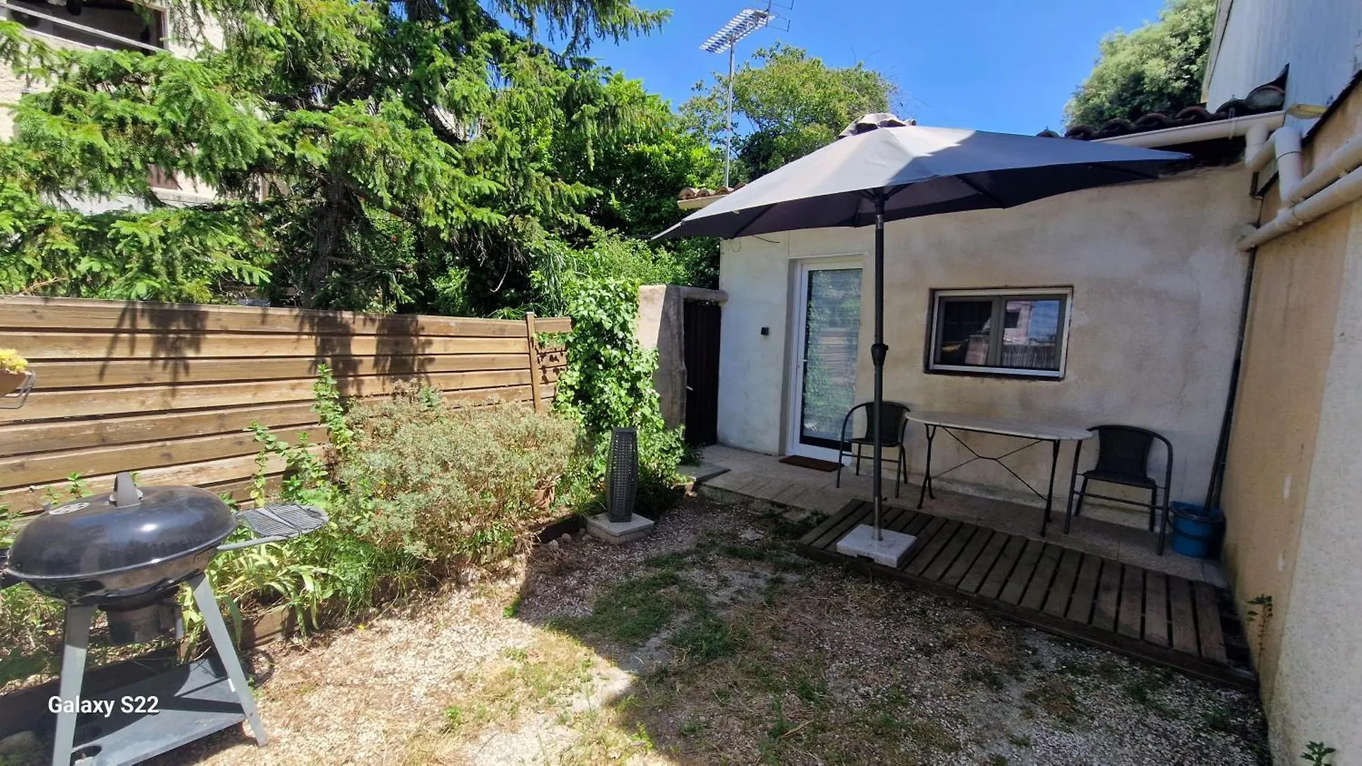Le Studio Remcam Saint-Mitre-les-Remparts France
